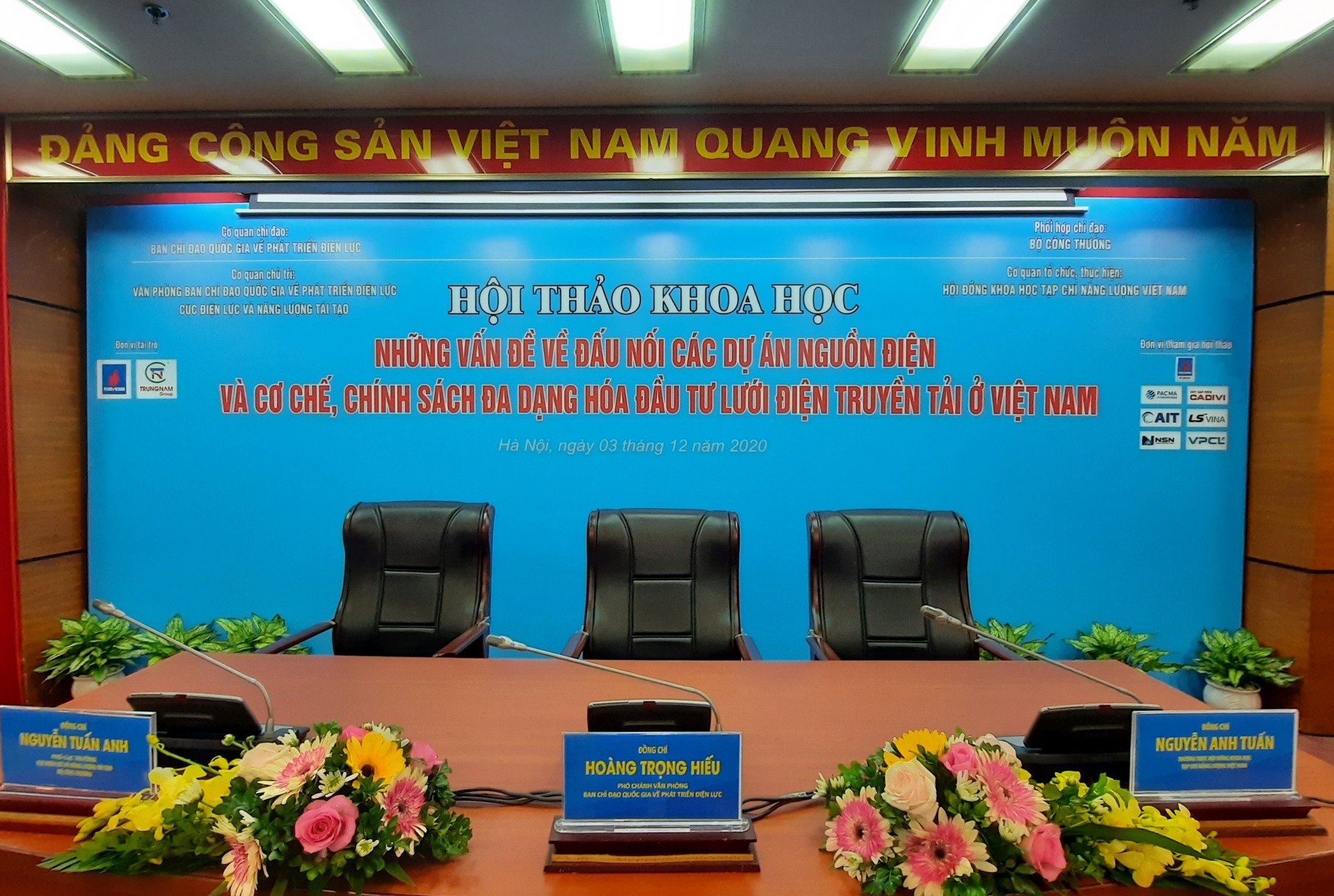 Hội thảo khoa học “Những vấn đề  về  đấu nối các dự án nguồn điện và cơ chế, chính sách đa dạng hóa đầu tư lưới điện truyền tải ở Việt Nam”.