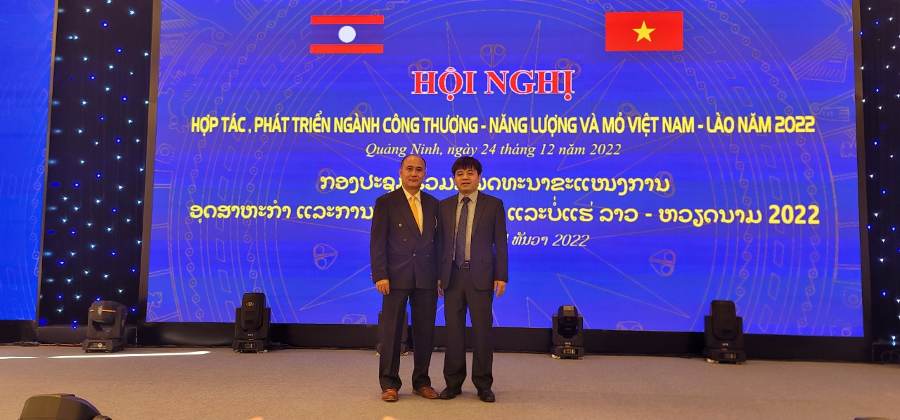 Lễ ký Biên bản ghi nhớ giữa Viện Nghiên cứu Chiến lược, Chính sách Công Thương - Bộ Công Thương Việt Nam và Viện Nghiên cứu Công nghiệp và Thương mại - Bộ Công Thương Lào.