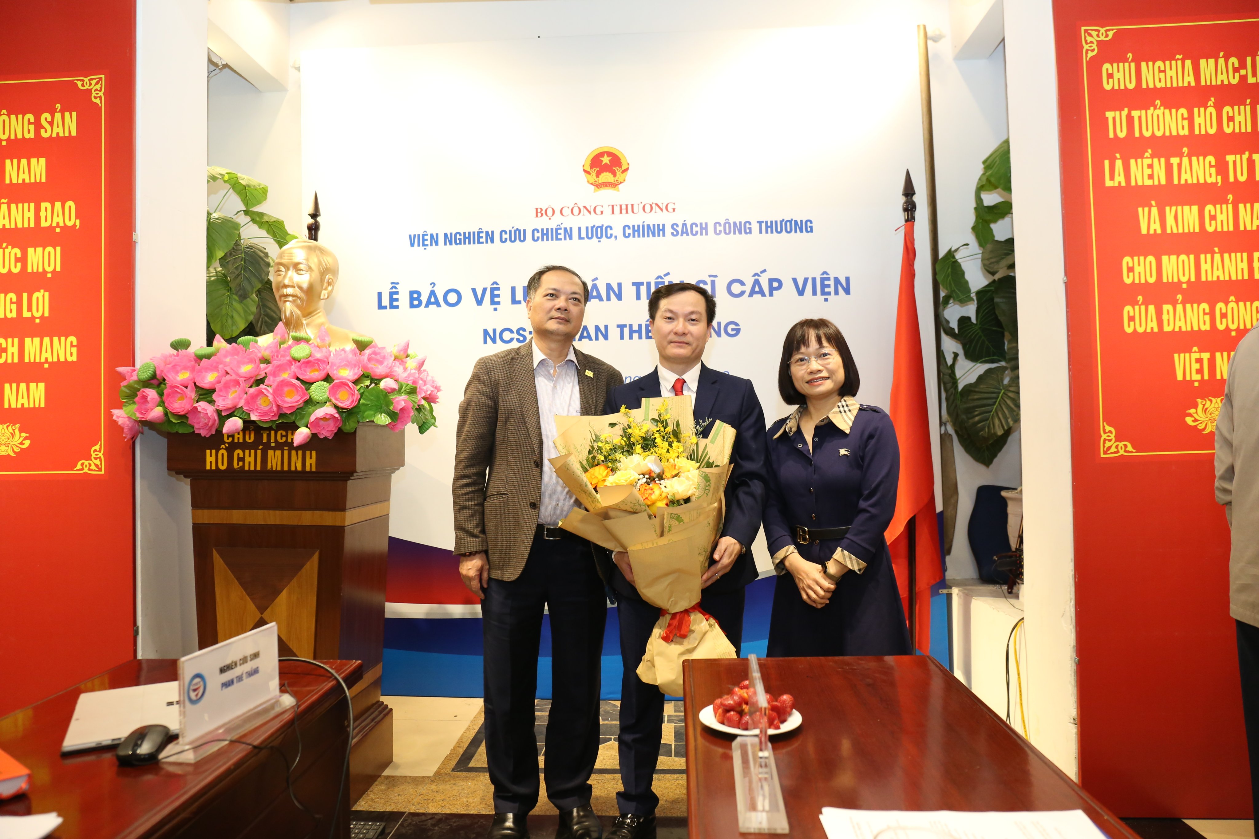 Lễ bảo vệ Luận án Tiến sĩ cấp Viện của NCS. Phan Thế Thắng