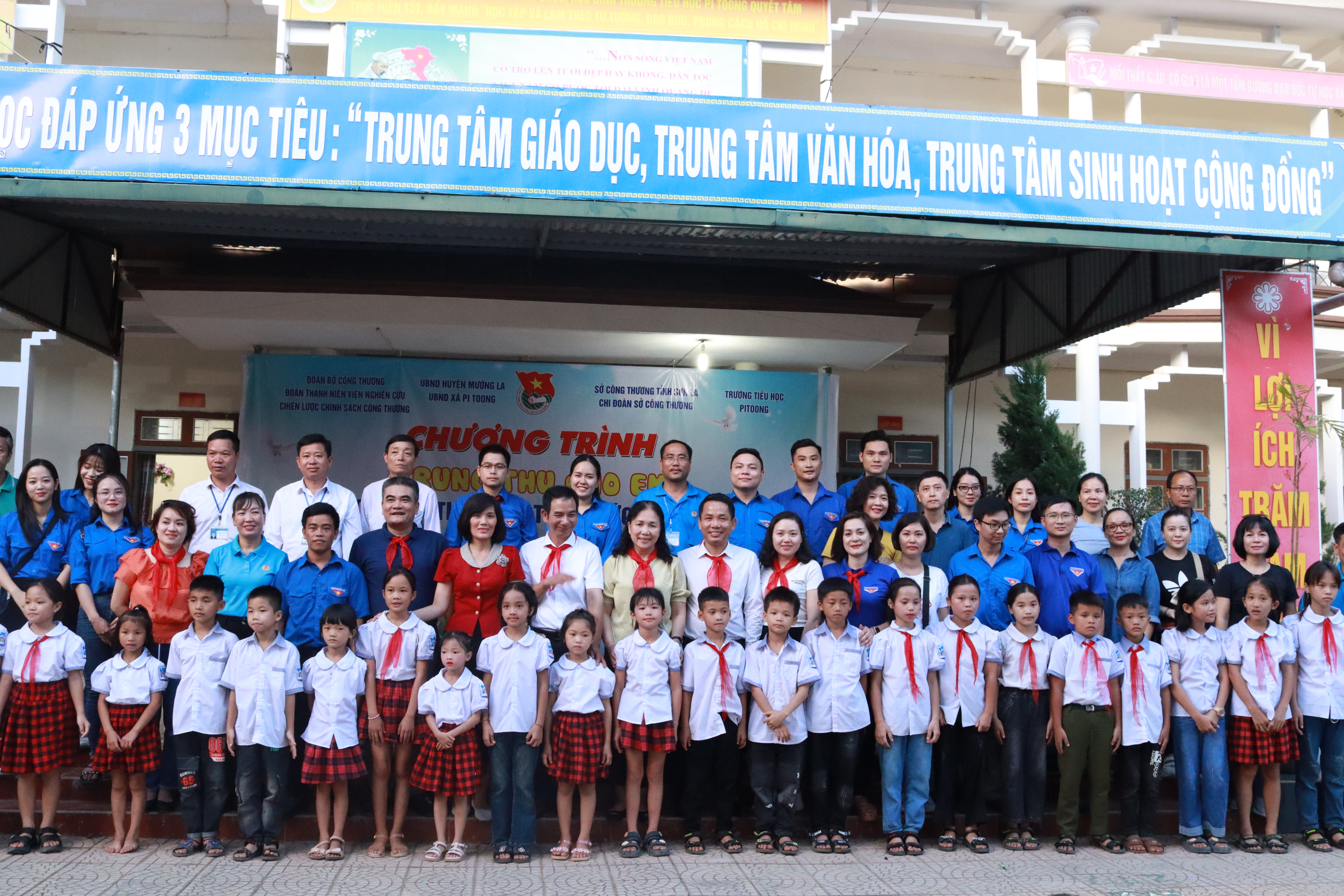 Đoàn thanh niên Viện nghiên cứu Chiến lược, Chính sách Công Thương tổ chức chương trình công tác xã hội thiện nguyện năm 2023 tại tỉnh Sơn La