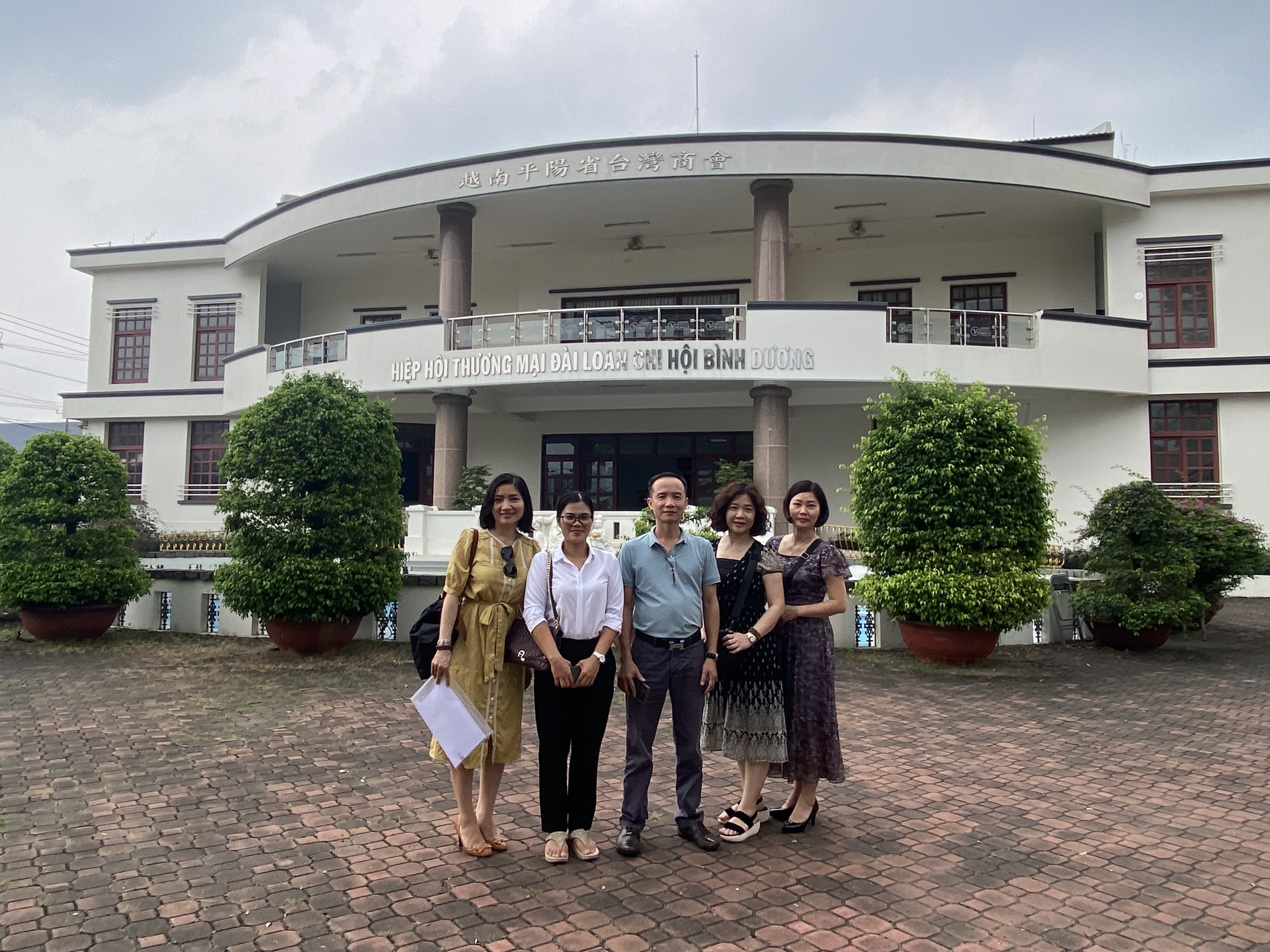 Đoàn công tác khảo sát và làm việc tại các tỉnh miền Bắc, miền Nam thực hiện nhiệm vụ: Điều tra, đánh giá và đề xuất giải pháp nhằm tăng cường sự tham gia của các sản phẩm ngành công nghiệp hỗ trợ trong chuỗi ngành chế biến, chế tạo