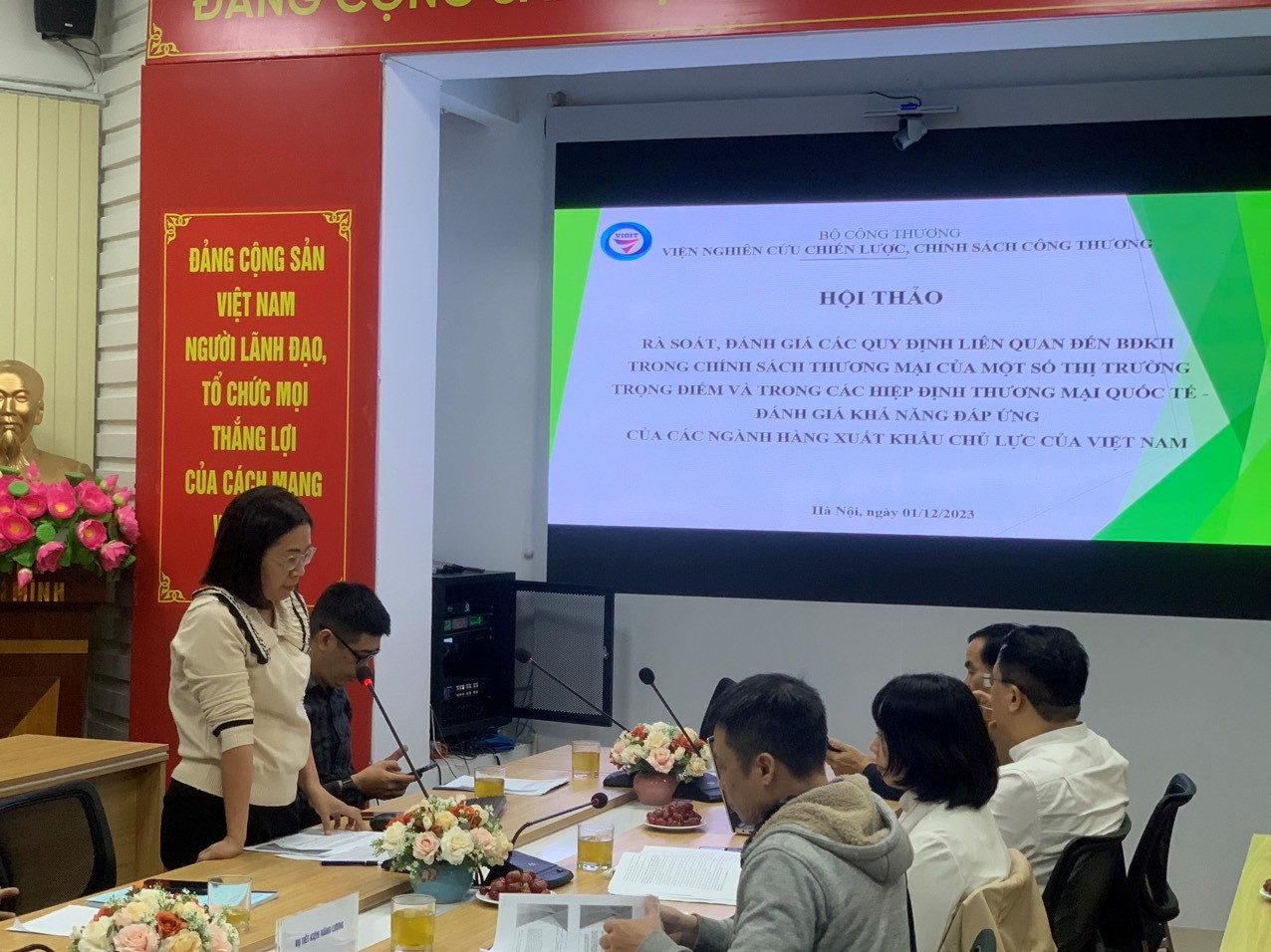 Hội thảo “Rà soát, đánh giá các quy định liên quan đến biến đổi khí hậu trong chính sách thương mại của một số thị trường trọng điểm và trong các hiệp định thương mại quốc tế mà Việt Nam tham gia...