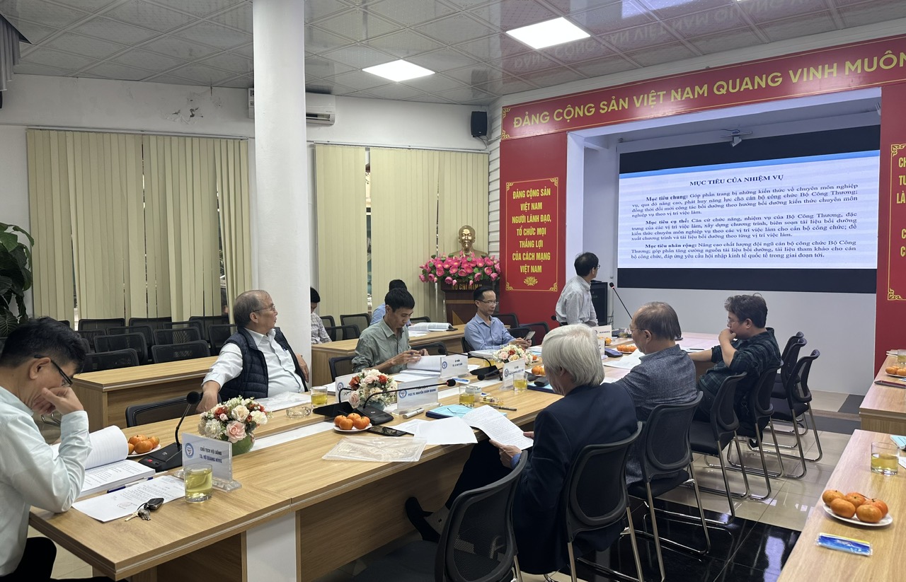 Nghiệm thu nhiệm vụ “Tổ chức biên soạn chương trình, tài liệu bồi dưỡng về kiến thức, kỹ năng chuyên ngành chuyên môn nghiệp vụ cho cán bộ công chức Bộ Công Thương