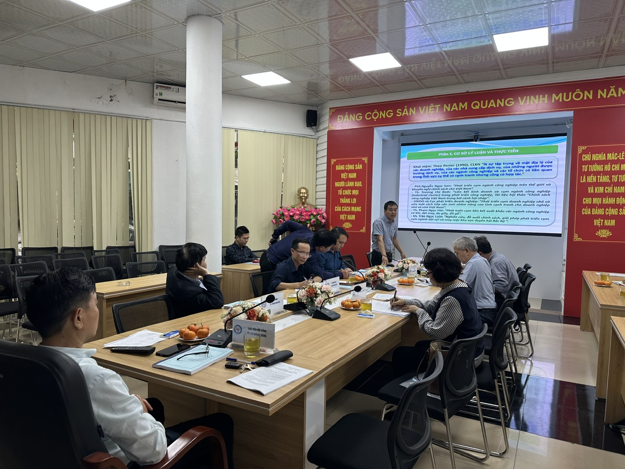 Nghiệm thu nhiệm vụ “Nghiên cứu xây dựng cụm liên kết sản xuất điện,  điện tử, cơ khí chế tạo tại Thành phố Thái Nguyên và Bắc Giang  theo hướng ứng dụng công nghệ cao, thân thiện môi trường”