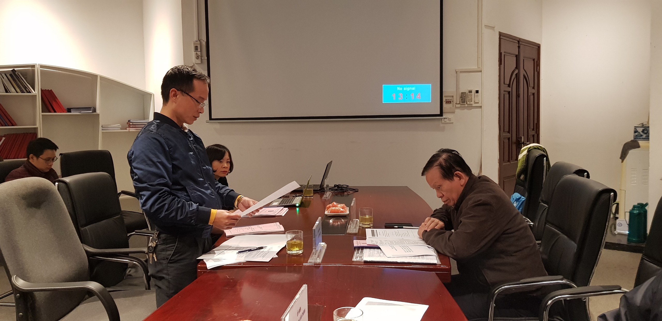 Chấm tiểu luận tổng quan luận án tiến sỹ cho NCS. Lâm Thị Quỳnh Anh