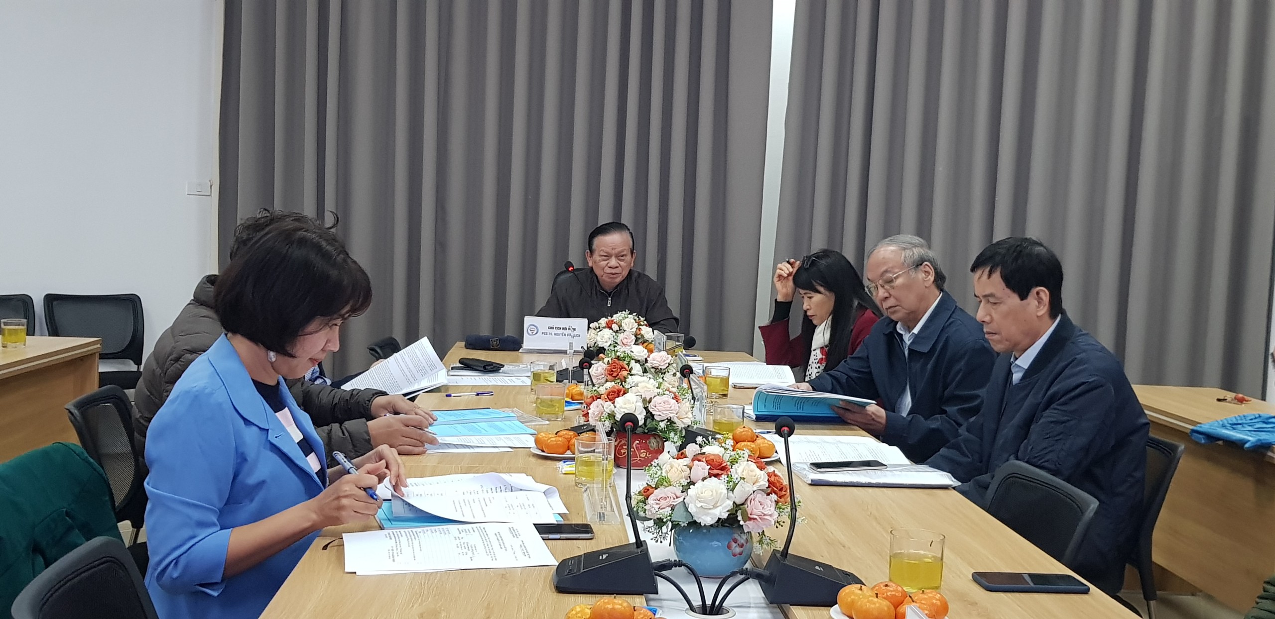 Nghiệm thu nhiệm vụ “Khảo sát đánh giá thực trạng và đề xuất giải pháp nâng cao đáp ứng các yêu cầu các bon thấp đối với hàng hóa xuất khẩu của Việt Nam trong bối cảnh thực thi cam kết giảm phát thải ròng bằng không vào năm 2050”