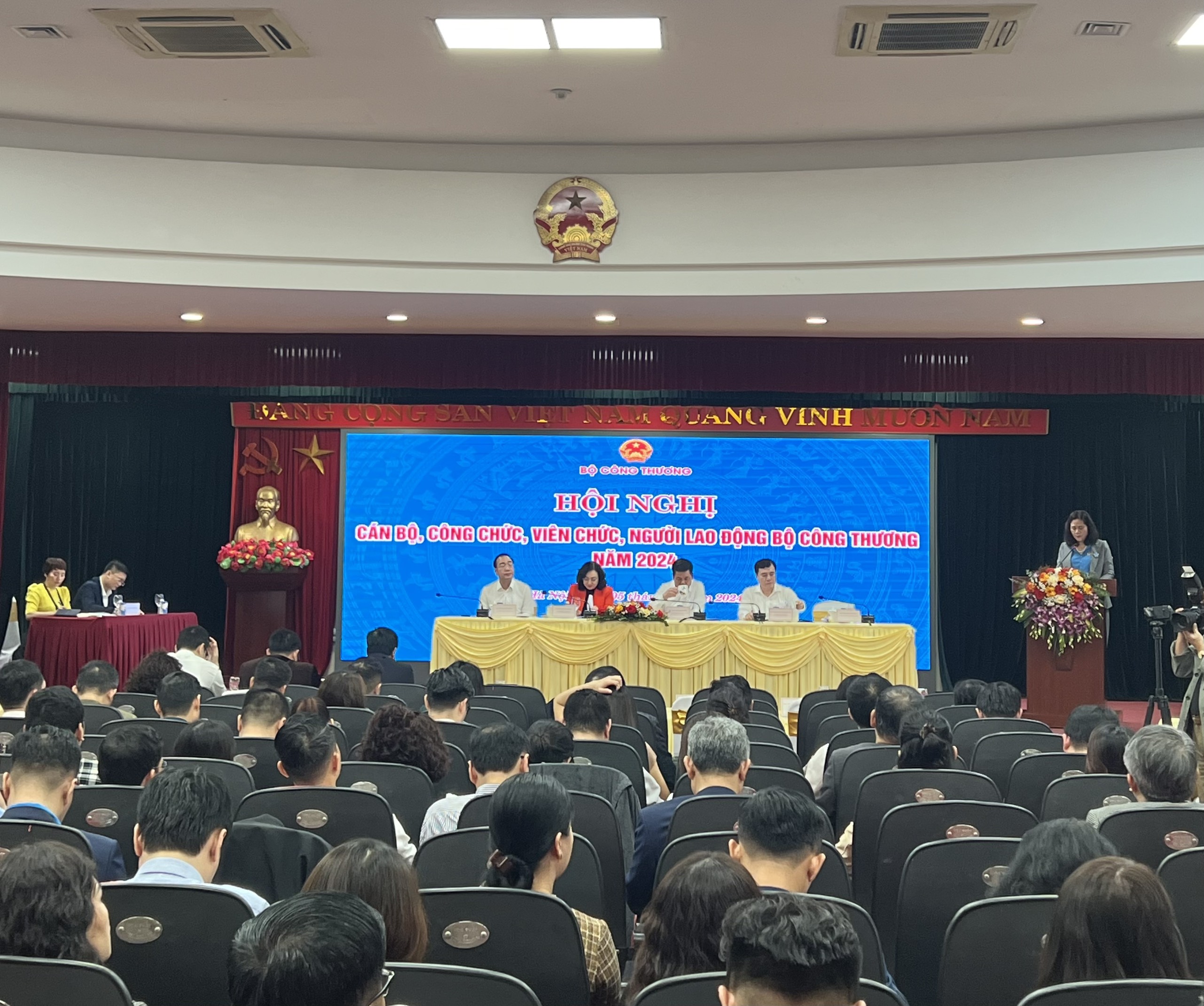 Đoàn đại biểu Viện Nghiên cứu chiến lược, chính sách Công Thương dự Hội nghị cán bộ, công chức, viên chức, người lao động Bộ Công Thương năm 2024