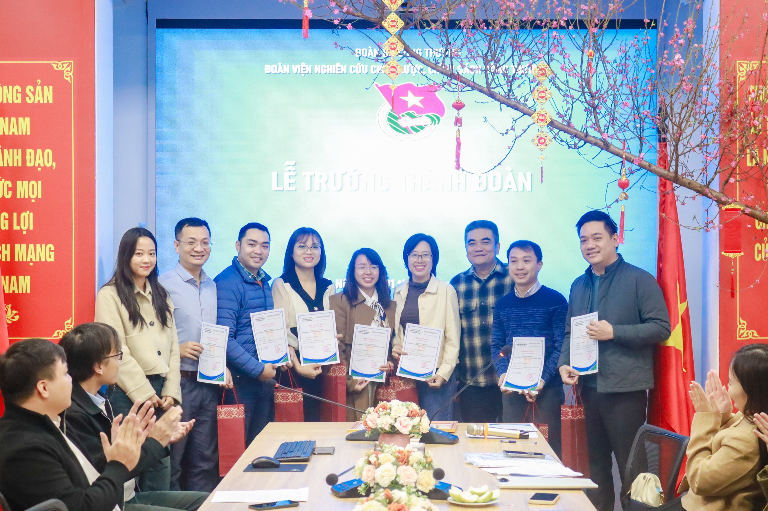 Đoàn TNCS Hồ Chí Minh Viện nghiên cứu chiến lược, chính sách Công Thương tổ chức Lễ trưởng thành đoàn năm 2024