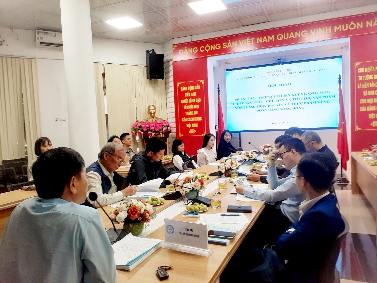 Hội thảo nhiệm vụ Phát triển Cụm liên kết ngành công nghiệp sản xuất - chế biến và tiêu thụ sản phẩm nông lâm, thủy hải sản và thực phẩm Đồng bằng sông Hồng