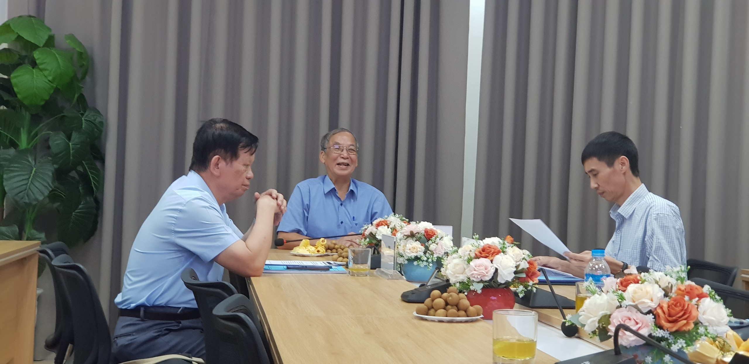 Chấm tiểu luận tổng quan luận án tiến sỹ cho NCS. Lê Hồng Quang