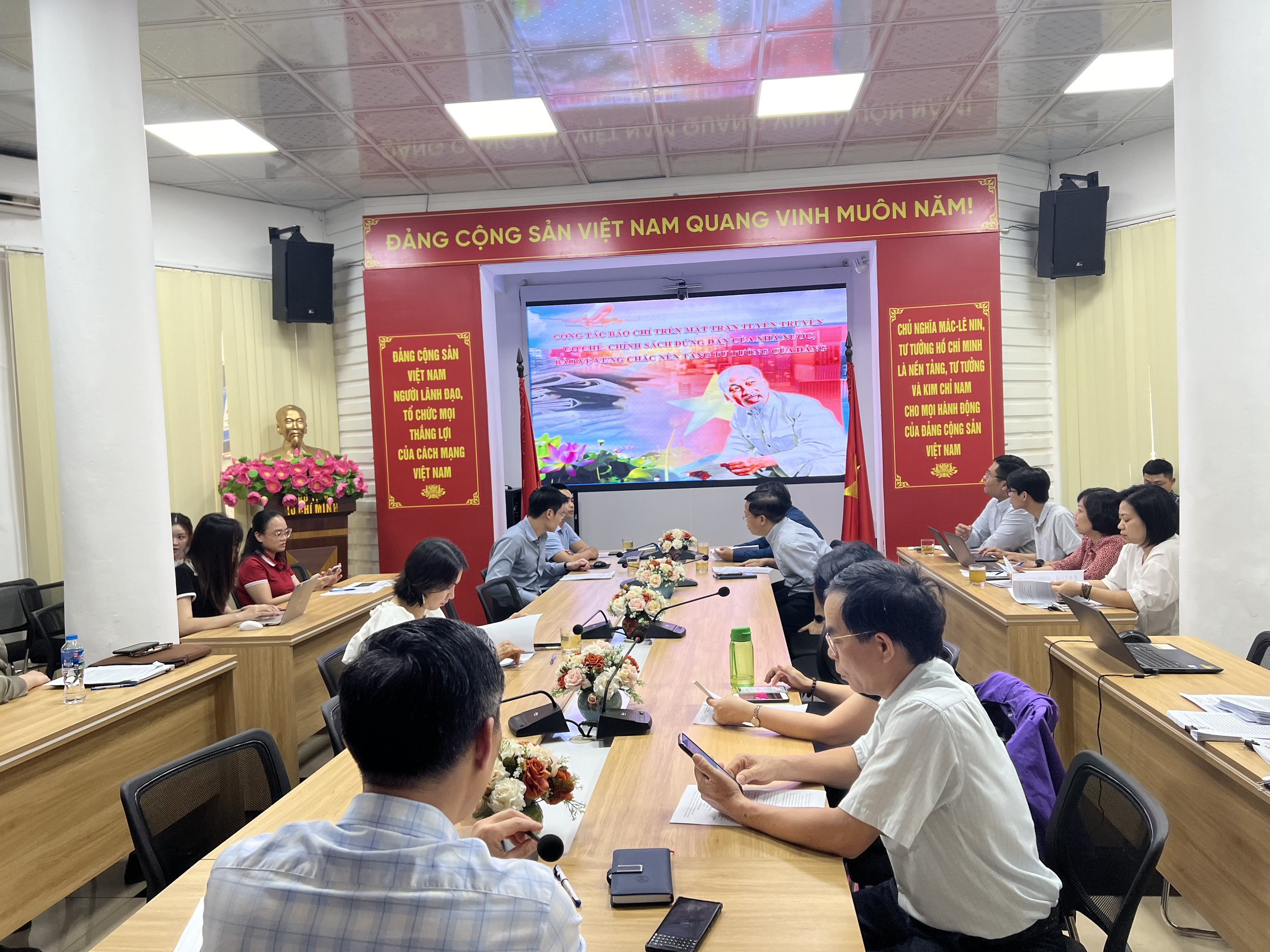 Hội thảo Luận cứ khoa học đối với chiến lược, chính sách phát triển công nghiệp phụ trợ giai đoạn 2024 - 2030  (Bảo vệ nền tảng tư tưởng của Đảng trong ngành Công Thương 2024)