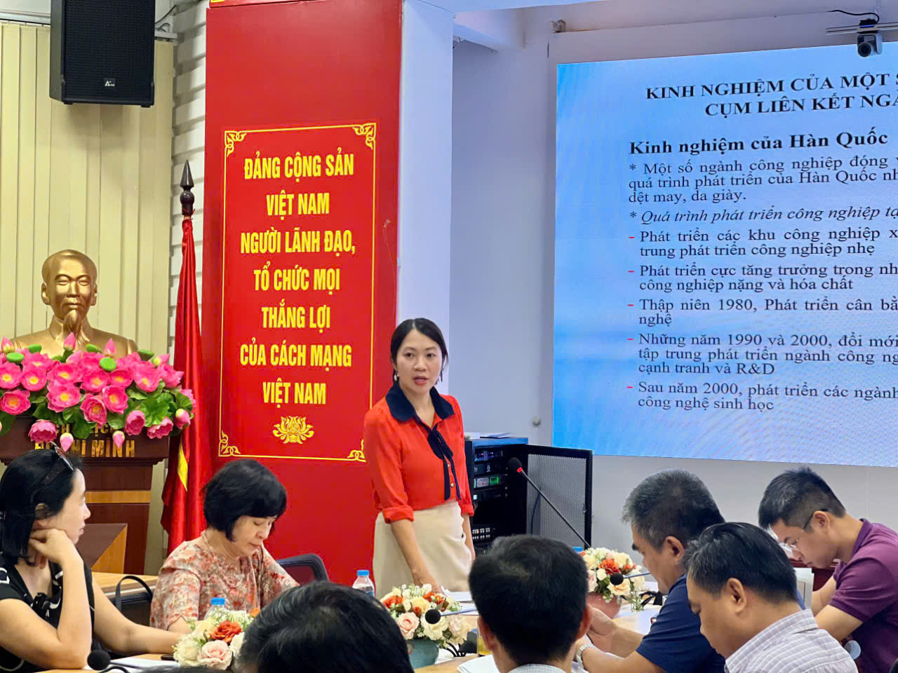 Hội thảo “Kinh nghiệm các nước về phát triển cụm liên kết ngành công nghiệp và bài học rút ra cho Việt Nam trong phát triển cụm liên kết ngành công nghiệp sản xuất - chế biến và tiêu thụ sản phẩm nông, lâm, thủy sản và thực phẩm”