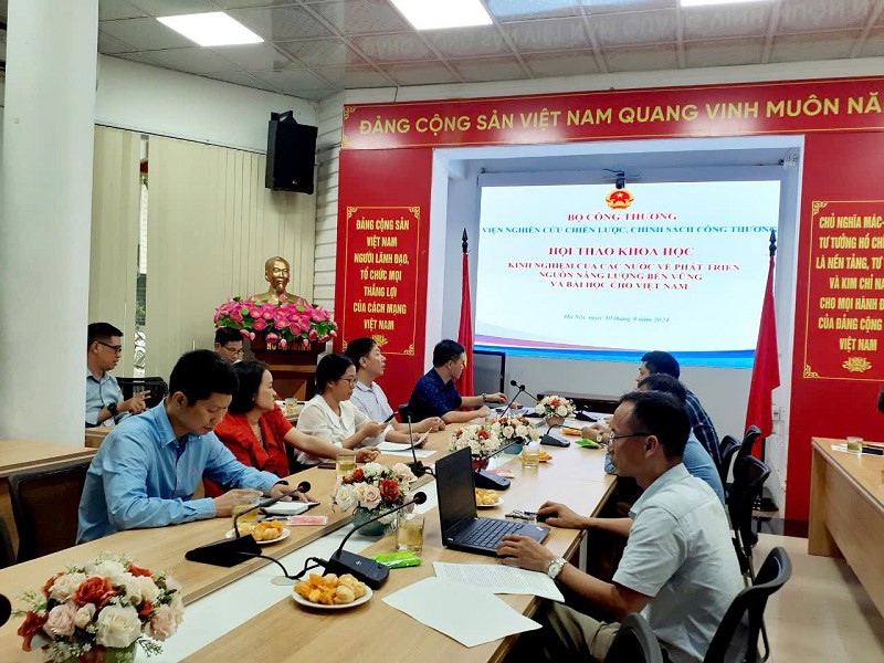 Hội thảo “Nghiên cứu kinh nghiệm của các nước về phát triển nguồn năng lượng bền vững và bài học cho Việt Nam”