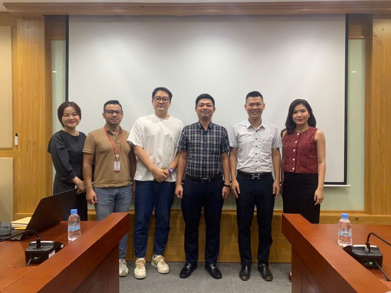 Đoàn công tác của Viện khảo sát và làm việc với các Hiệp hội, Doanh nghiệp phân phối tại Thành phố Hồ Chí Minh