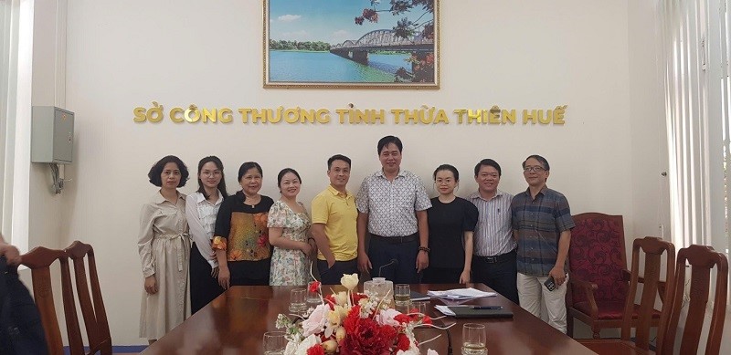 Đoàn công tác của Viện khảo sát tại tỉnh Thừa Thiên Huế thực hiện nhiệm vụ “Xây dựng Chương trình Phát triển bền vững ngành Dệt May, Da Giầy đến năm 2030, tầm nhìn đến năm 2035”