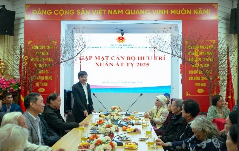 Viện Nghiên cứu chiến lược, chính sách Công Thương gặp mặt cán bộ hưu trí nhân dịp đón Xuân Ất Tỵ năm 2025