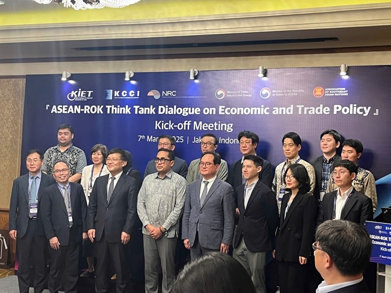 Đại diện Ban xúc tiến hợp tác quốc tế - VIOIT tham dự chương trình đối thoại “Asean - Korea Think Tank Dialouge” (AKTD) tại Jakarta, Indonesia