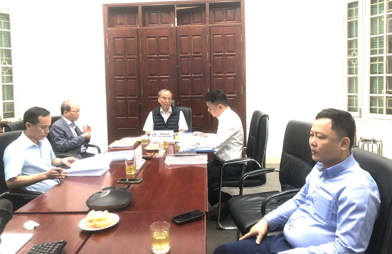 Sinh hoạt khoa học và chấm 3 chuyên đề tiến sỹ cho nghiên cứu sinh Vũ Đình Tuân