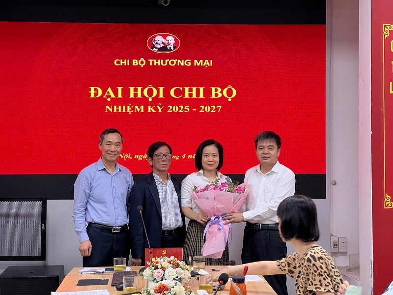 Đại hội Chi bộ Thương mại nhiệm kỳ 2025 - 2027