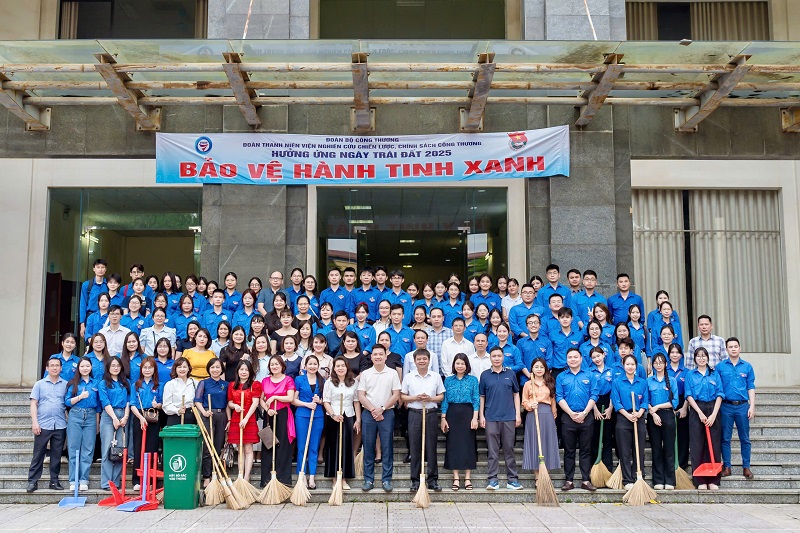 Lễ phát động chương trình “Hưởng ứng Ngày trái đất 2025, bảo vệ hành tinh xanh”