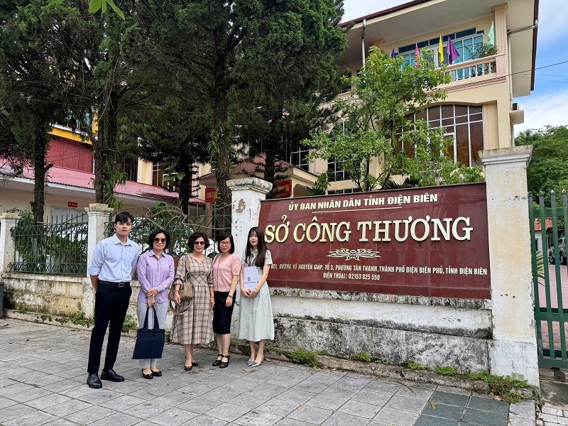 Đoàn công tác của Viện khảo sát thực hiện nhiệm vụ “Nghiên cứu tăng cường kết nối logistics Việt Nam - Lào”