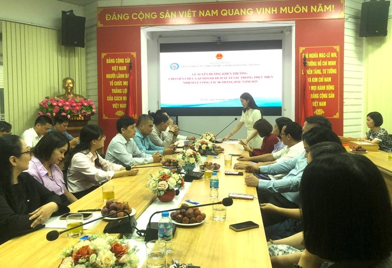 Viện Nghiên cứu Chiến lược, Chính sách Công Thương tổ chức Lễ tri ân cán bộ Công đoàn và tuyên dương khen thưởng viên chức lập thành tích xuất sắc trong thực hiện nhiệm vụ công tác 06 tháng đầu năm 2025