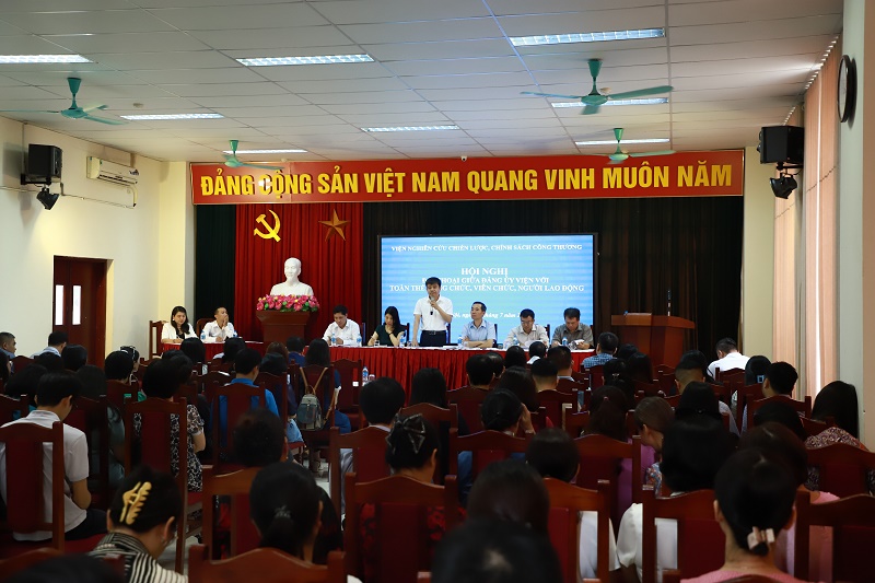 Hội nghị đối thoại giữa Đảng ủy Viện với toàn thể viên chức, người lao động và Hội nghị phổ biến, quán triệt các văn bản của Đảng
