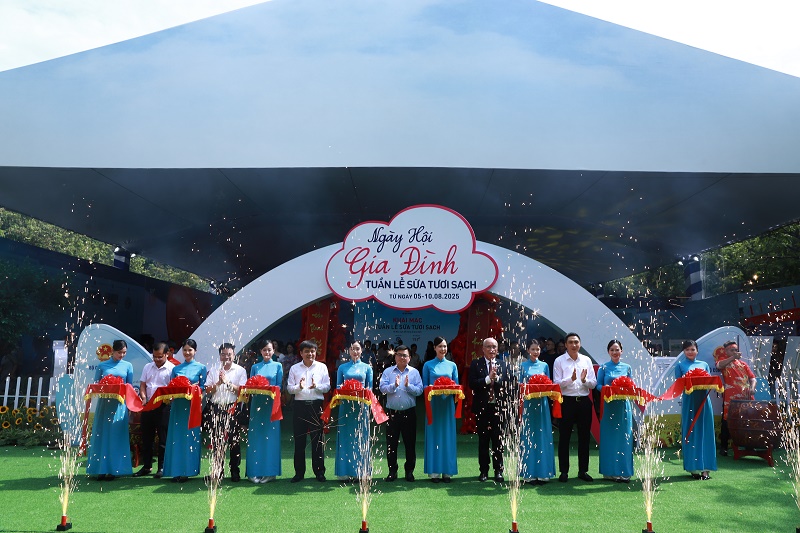 Khai mạc sự kiện “ Ngày hội gia đình - Tuần lễ sữa tươi sạch” và Hội thảo Phát triển ngành sữa Việt Nam giai đoạn đến năm 2030, tầm nhìn đến năm 2045