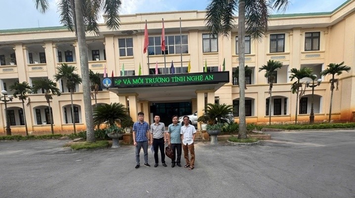 Khảo sát thực hiện nhiệm vụ “Rà soát, đánh giá các quy định liên quan đến biến đổi khí hậu trong chính sách thương mại của một số thị trường trọng điểm và trong các hiệp định thương mại quốc tế mà Việt Nam tham gia. Đề xuất giải pháp ứng phó và xây dựng sổ tay hướng dẫn doanh nghiệp đáp ứng đối với một số ngành hàng xuất, nhập khẩu chủ lực của Việt Nam”