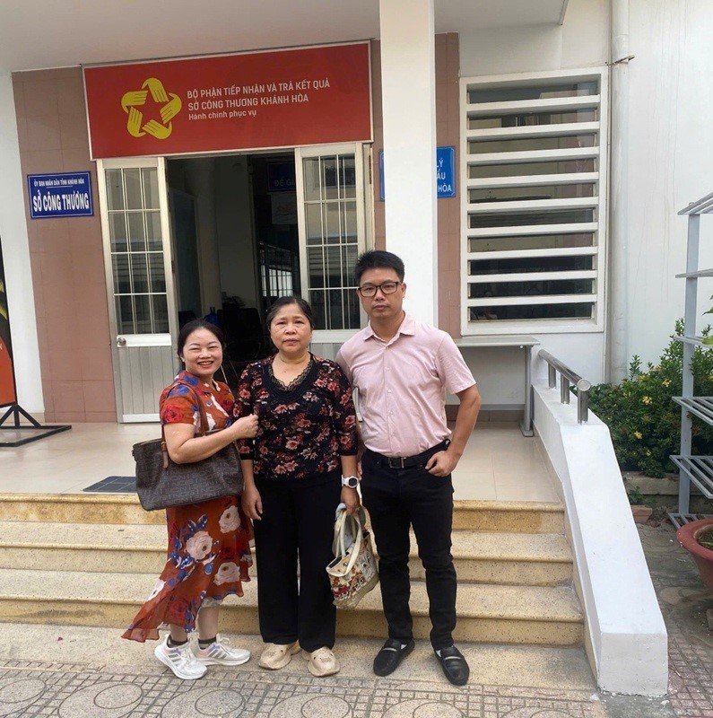 Đoàn công tác của Viện khảo sát thực hiện nhiệm vụ “Xây dựng Báo cáo ứng phó với biến đổi khí hậu; Báo cáo giám sát, đánh giá hoạt động thích ứng với biến đổi khí hậu của lĩnh vực Công Thương giai đoạn 2021-2024” tại tỉnh Khánh Hòa