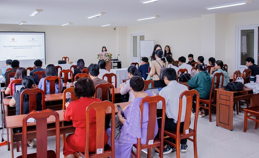 Khai giảng khóa tập huấn tăng cường năng lực ứng phó với biến đổi khí hậu cho các đối tượng ngành Công Thương