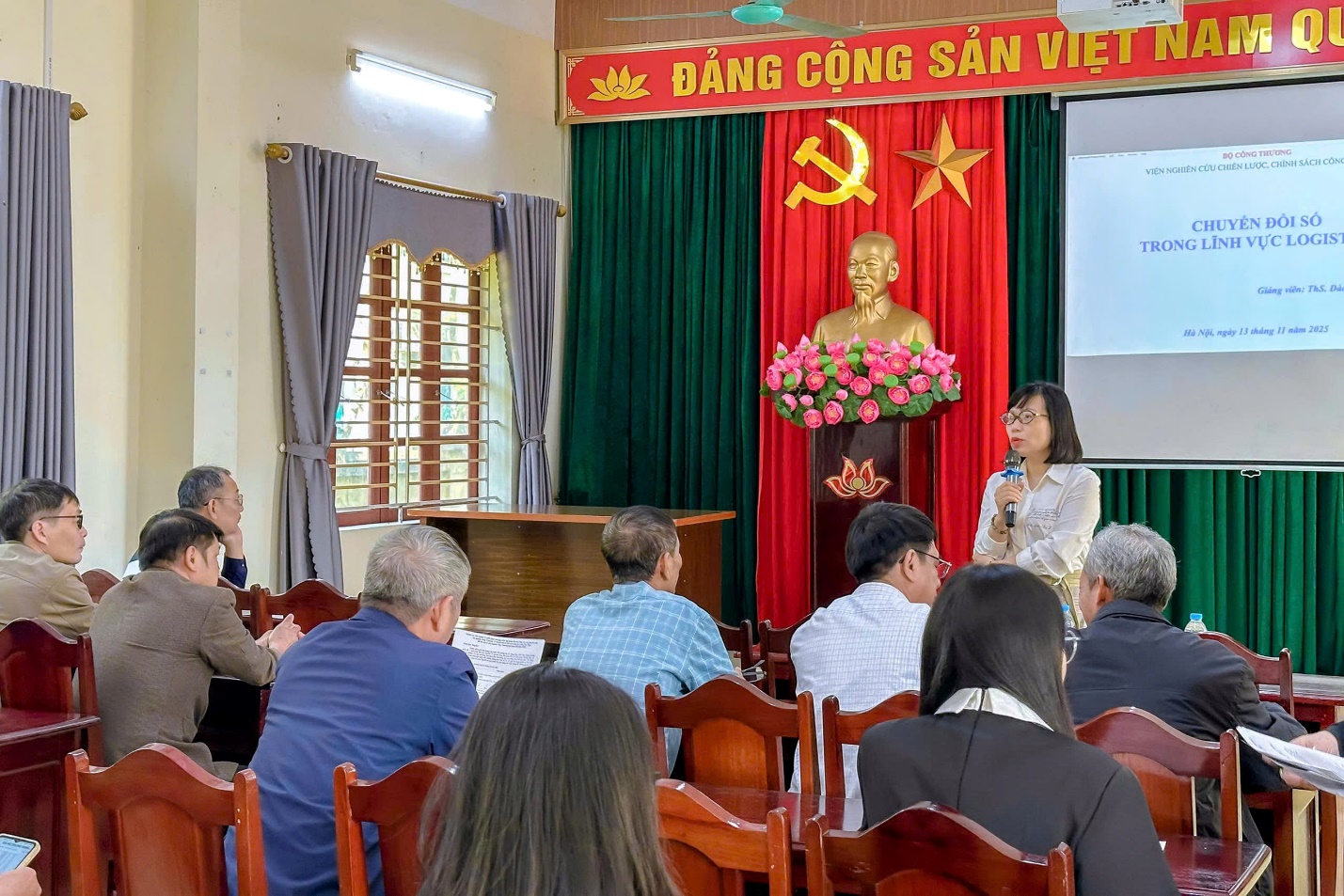 Lớp tập huấn nâng cao năng lực cho cán bộ ngành Công Thương về chuyển đổi số, đổi mới sáng tạo thực hiện Đề án tái cơ cấu ngành Công Thương giai đoạn đến năm 2030 tại Hải Phòng