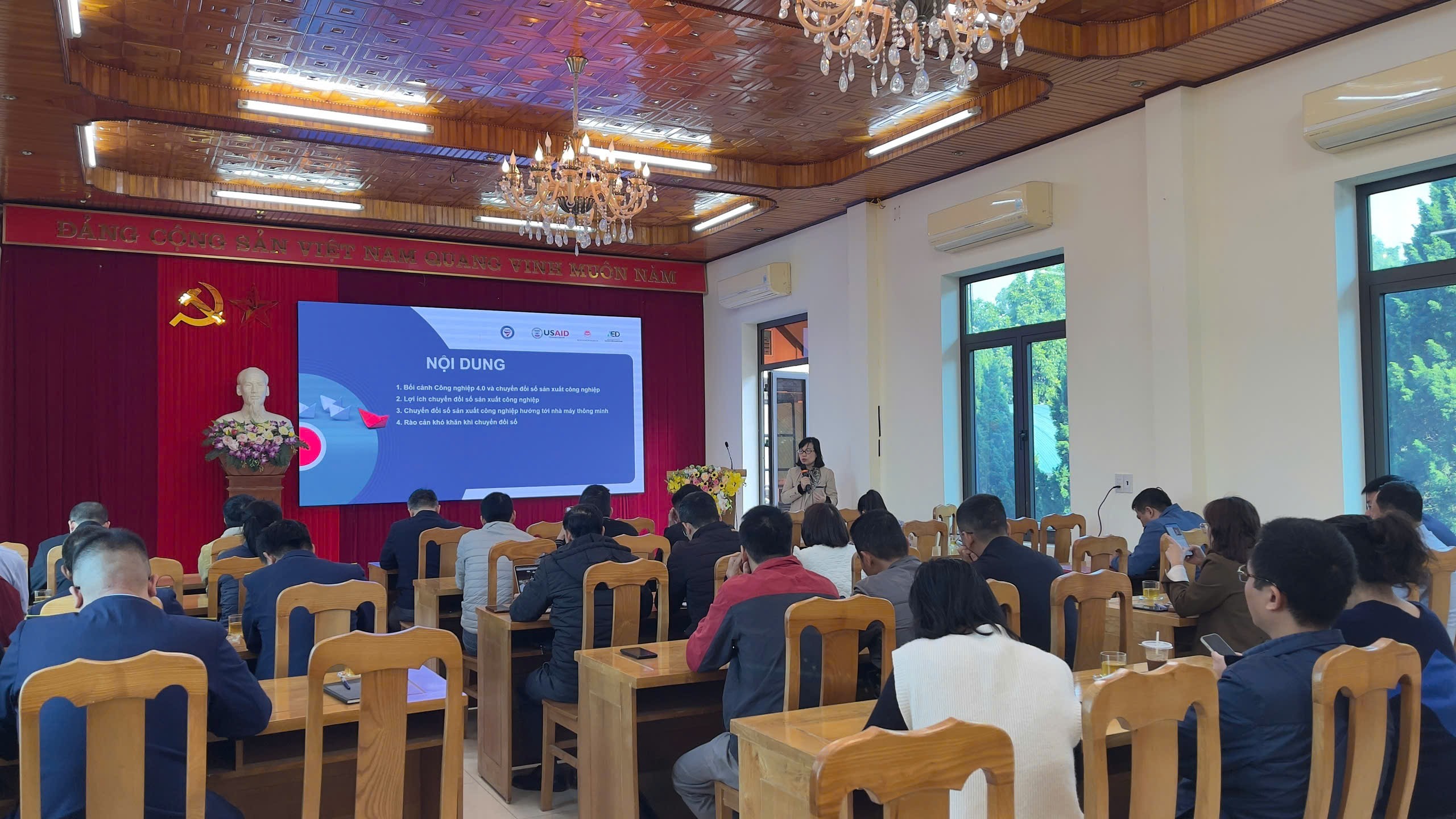 Tập huấn nâng cao năng lực chuyển đổi số và đổi mới sáng tạo cho cán bộ ngành Công Thương tại Lào Cai