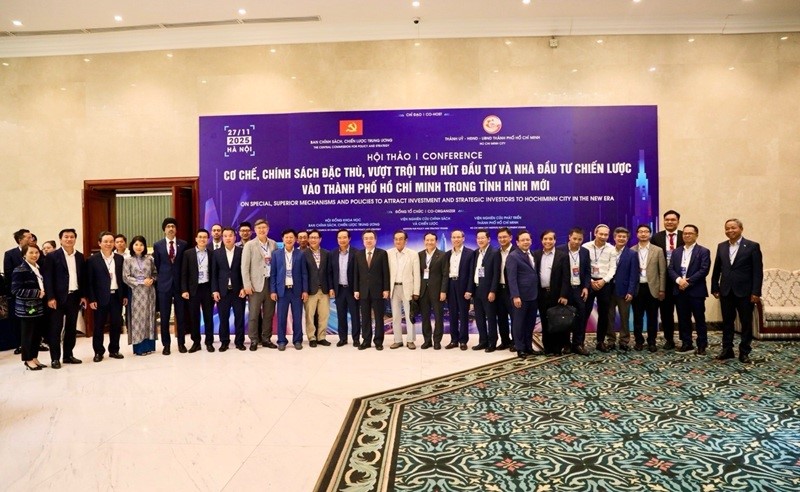 VIOIT trình bày tại Hội thảo “Cơ chế, chính sách đặc thù, vượt trội thu hút đầu tư và nhà đầu tư chiến lược vào Thành phố Hồ Chí Minh trong tình hình mới” về đề xuất khung pháp lý “Nghị quyết 98 cộng”