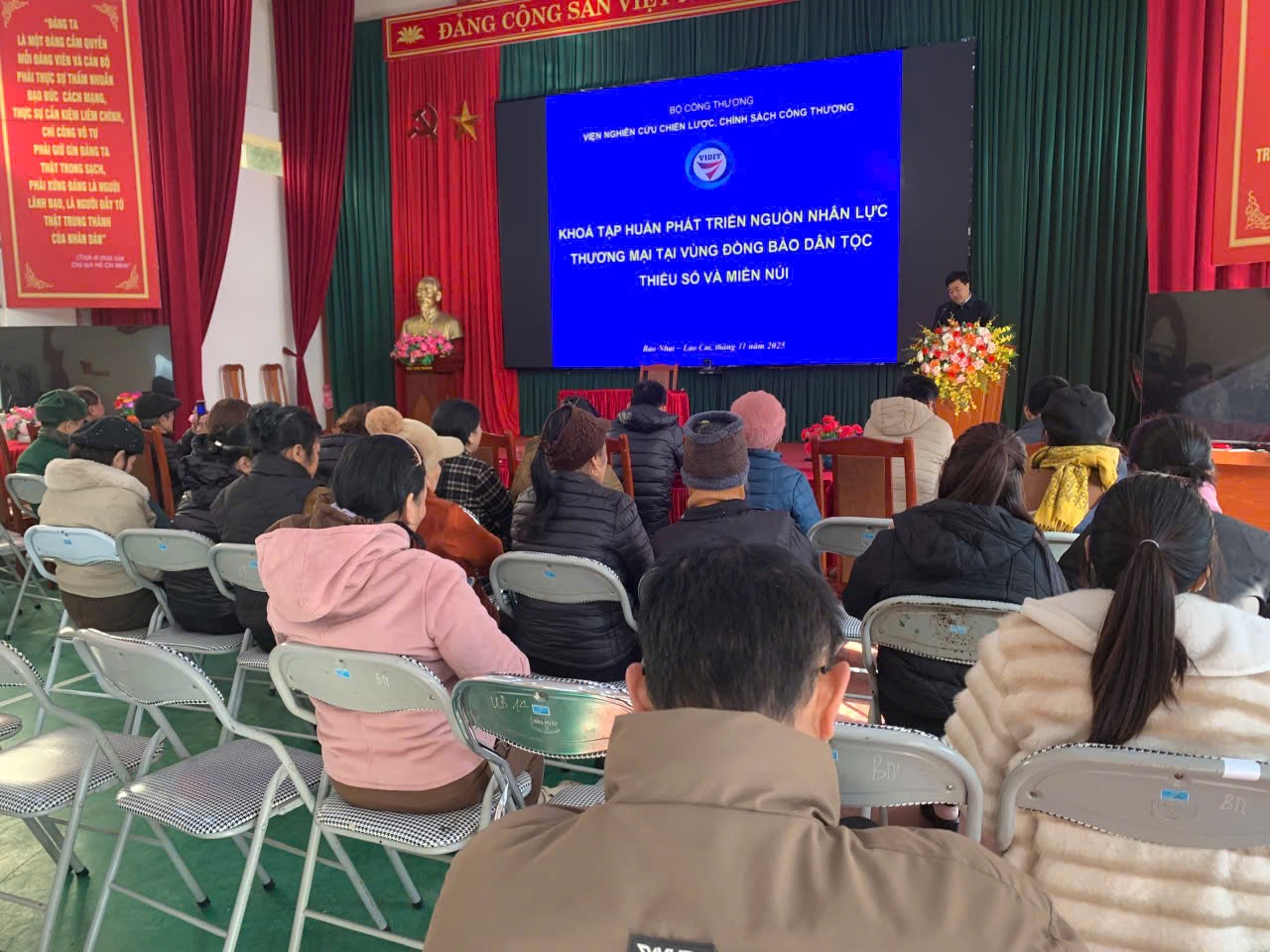 Tập huấn phát triển nguồn nhân lực thương mại tại vùng đồng bào dân tộc thiểu số và miền núi cho cán bộ quản lý tại xã Bảo Nhai, tỉnh Lào Cai