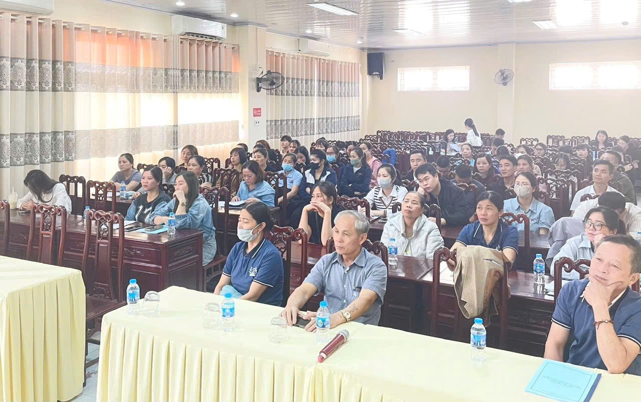 Lớp tập huấn phát triển nguồn nhân lực thương mại vùng đồng bào dân tộc thiểu số và miền núi cho hộ kinh doanh tại xã Nậm Kè tỉnh Điện Biên