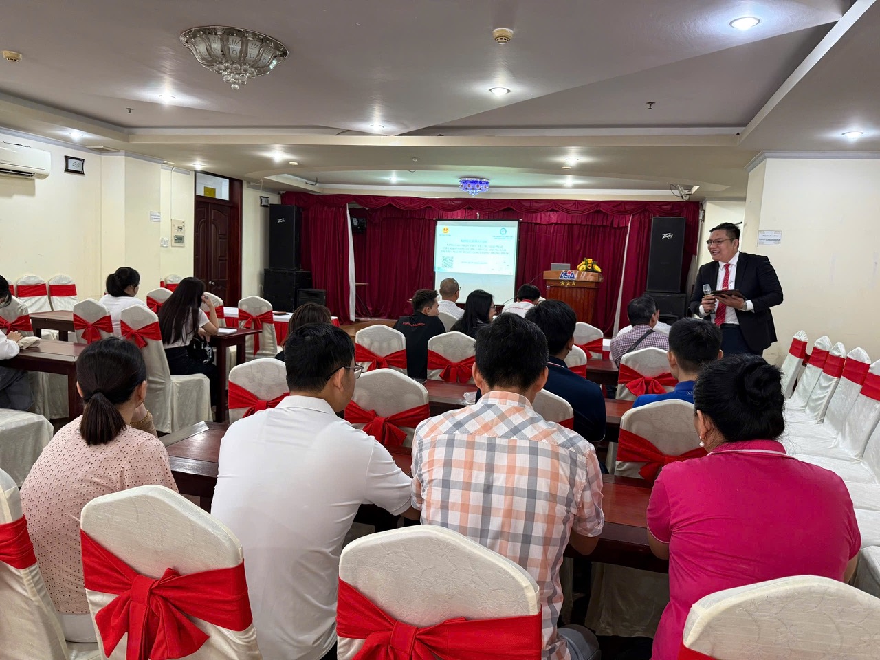 Khai giảng khóa đào tạo nâng cao nhận thức về tiết kiệm năng lượng cho các trung tâm thương mại trọng điểm tại Cần Thơ