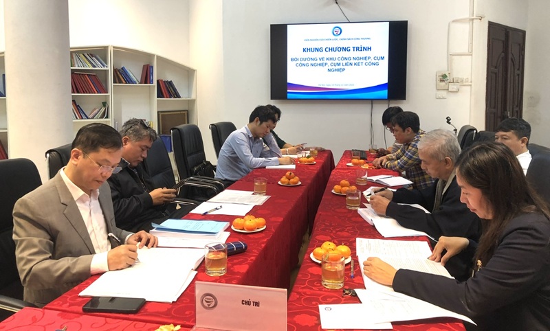 Hội thảo góp ý nhiệm vụ “Xây dựng chương trình, tài tiệu bồi dưỡng về khu công nghiệp, cụm công nghiệp, cụm liên kết công nghiệp”